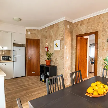 Donothing House - - Baleal 3*