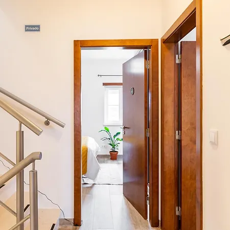Donothing House - - Baleal Pensjonat *